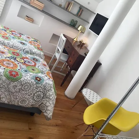 Πανσιόν Mansarda Bellini 84 4*